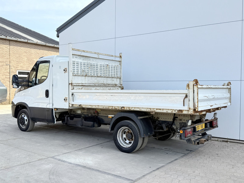 Iveco Daily 35C18 3.0 3.0 Automaat Kipper Dubbellucht 3.5t Trekhaak Airco Cruise Control - Furgoneta basculante: foto 3 Iveco Daily 35C18 3.0 3.0 Automaat Kipper Dubbellucht 3.5t Trekhaak Airco Cruise Control - Furgoneta basculante: foto 3