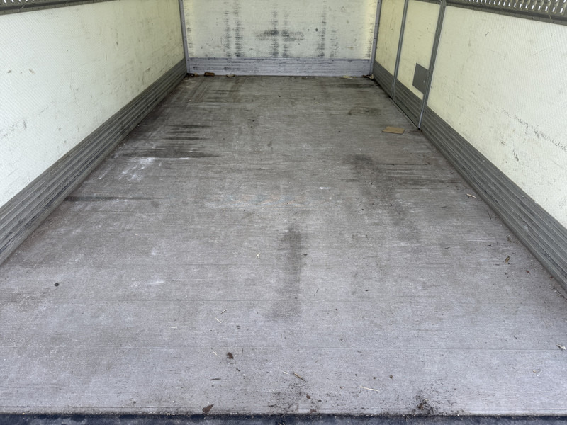 Leasing de Iveco Daily 35S16 2.3 Automaat Laadklep LED Climate Control Cruise Control Standkachel Camera Navigatie Koffer Bakwagen Meubelbak Iveco Daily 35S16 2.3 Automaat Laadklep LED Climate Control Cruise Control Standkachel Camera Navigatie Koffer Bakwagen Meubelbak: foto 13