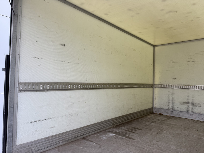 Leasing de Iveco Daily 35S16 2.3 Automaat Laadklep LED Climate Control Cruise Control Standkachel Camera Navigatie Koffer Bakwagen Meubelbak Iveco Daily 35S16 2.3 Automaat Laadklep LED Climate Control Cruise Control Standkachel Camera Navigatie Koffer Bakwagen Meubelbak: foto 12