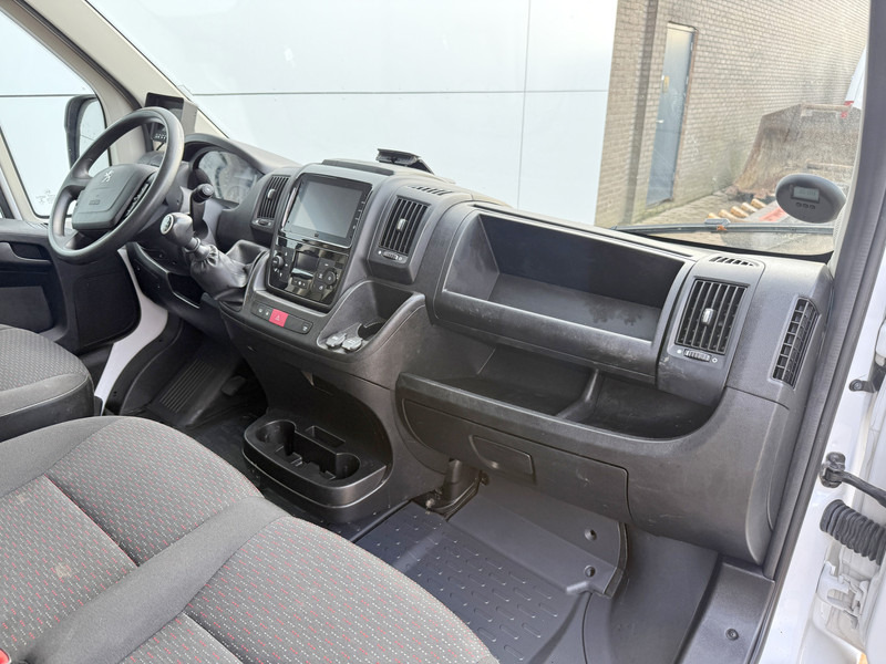 Furgoneta caja cerrada Peugeot Boxer 2.2 HDI 165PK Laadklep LED Cruise Control Climate Control Carplay Camera Standkachel Koffer Bakwagen Meubelbak: foto 9 Furgoneta caja cerrada Peugeot Boxer 2.2 HDI 165PK Laadklep LED Cruise Control Climate Control Carplay Camera Standkachel Koffer Bakwagen Meubelbak: foto 9