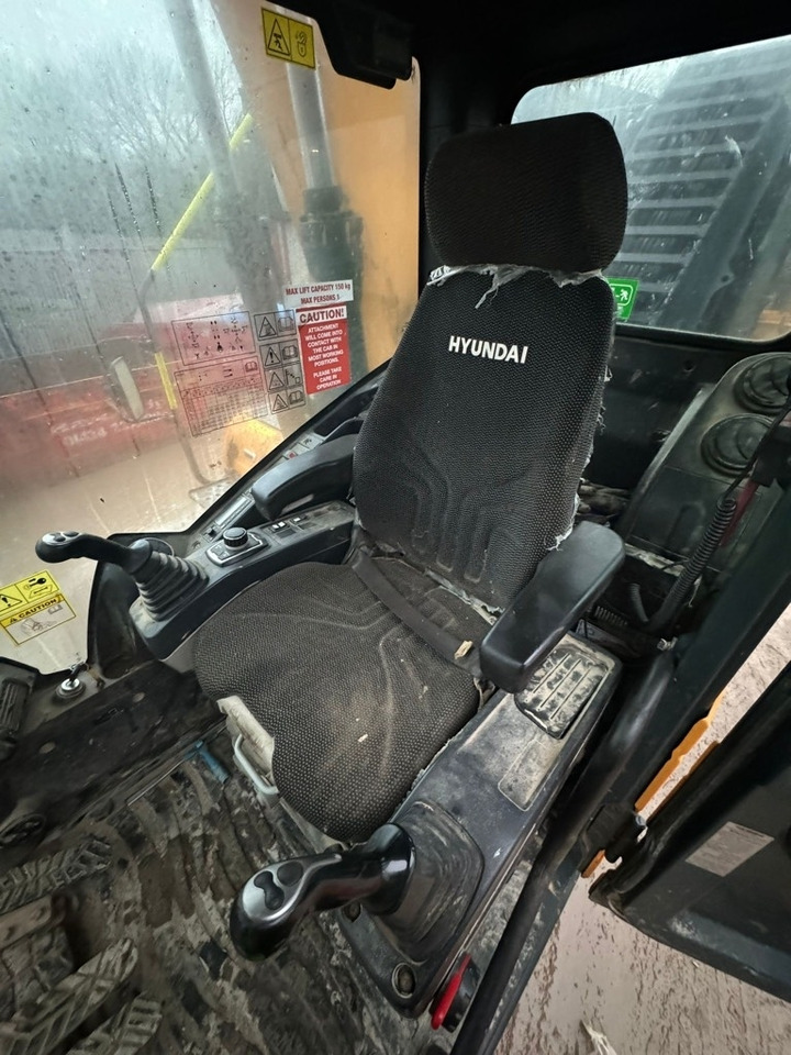 Excavadora de cadenas Hyundai HX140L: foto 9