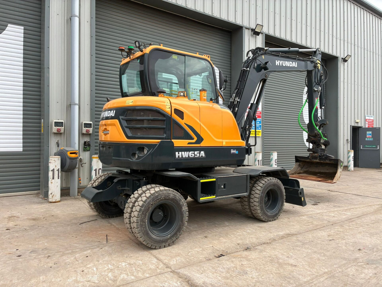 Hyundai HW65AH Ex Demo - Excavadora de ruedas: foto 4 Hyundai HW65AH Ex Demo - Excavadora de ruedas: foto 4