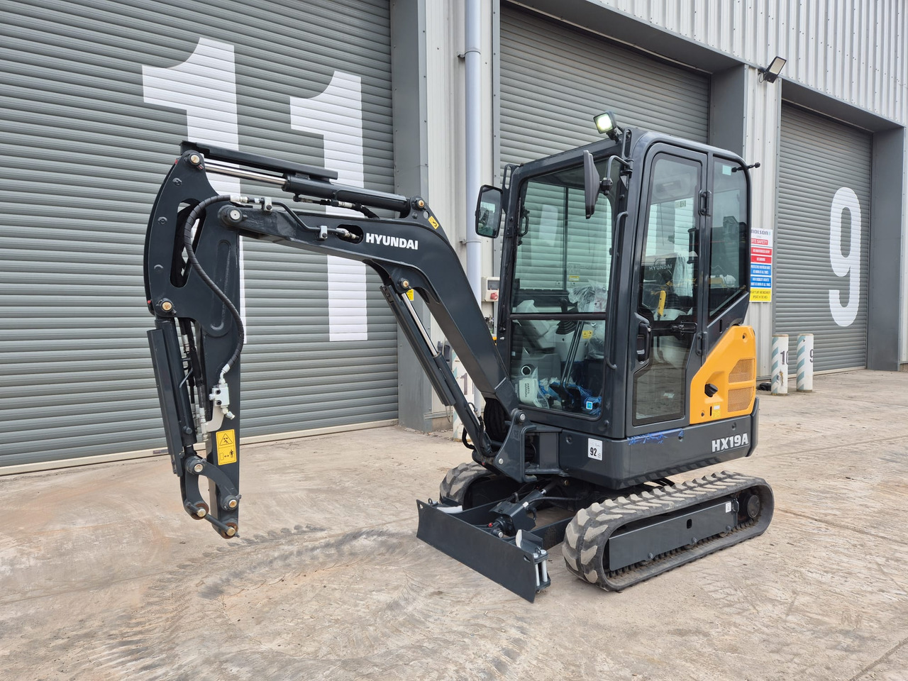 Hyundai HX19A - Miniexcavadora: foto 1 Hyundai HX19A - Miniexcavadora: foto 1