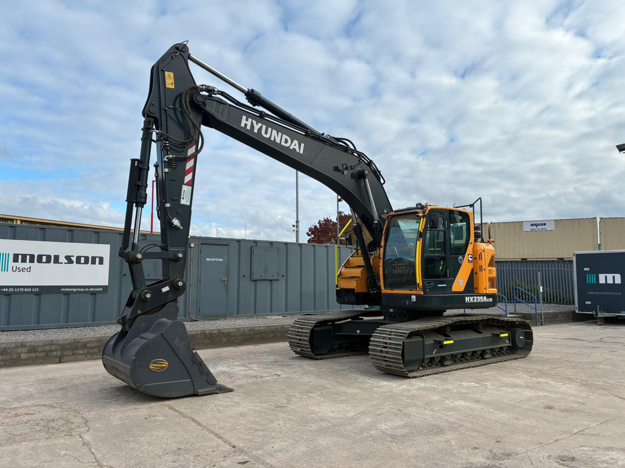 Hyundai HX235ALCR - Excavadora de cadenas: foto 1 Hyundai HX235ALCR - Excavadora de cadenas: foto 1