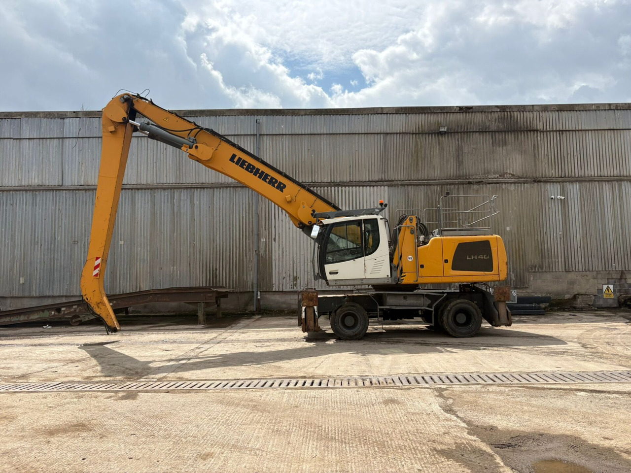Liebherr LH40M Litronic - Manipulador de materiales: foto 2 Liebherr LH40M Litronic - Manipulador de materiales: foto 2