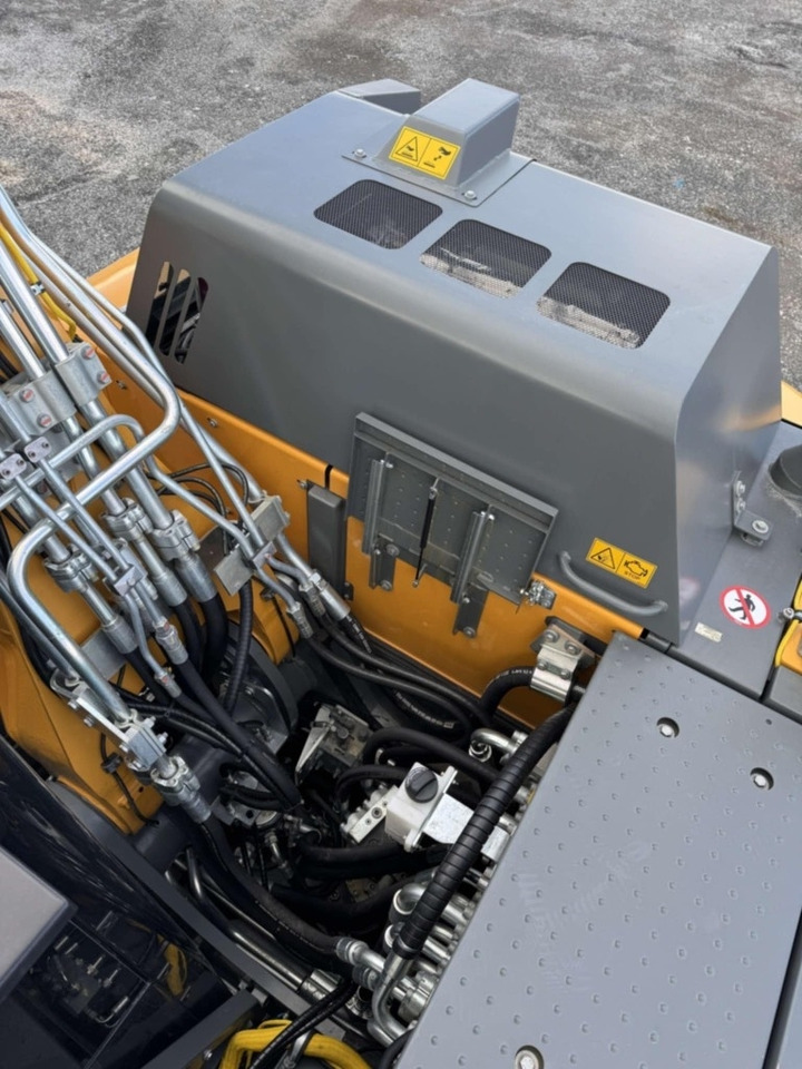 Excavadora de cadenas Liebherr R926 Compact LC: foto 16