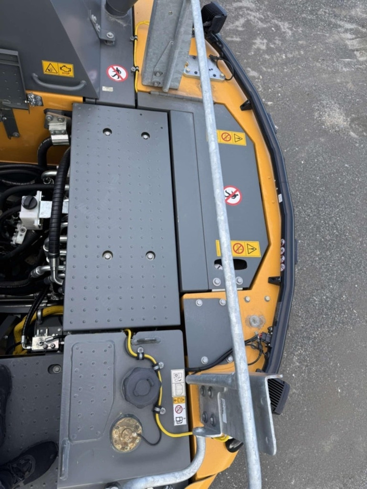 Excavadora de cadenas Liebherr R926 Compact LC: foto 10