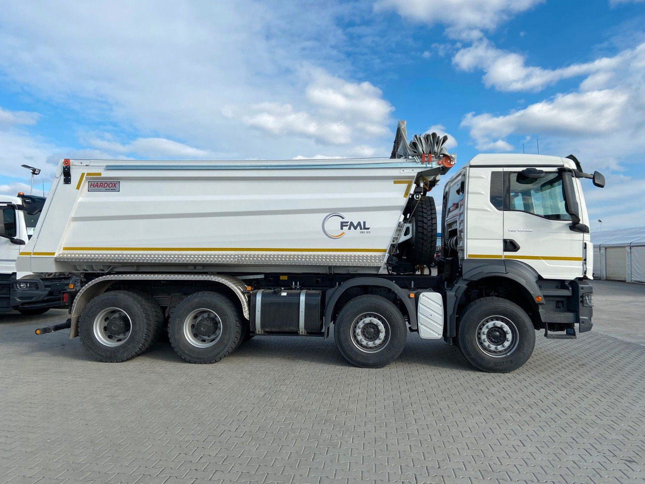 MAN TGS 41.400 8x4 EURO2 AUTOMAT TIPPER CR. SYSTEM - Camión volquete: foto 4 MAN TGS 41.400 8x4 EURO2 AUTOMAT TIPPER CR. SYSTEM - Camión volquete: foto 4