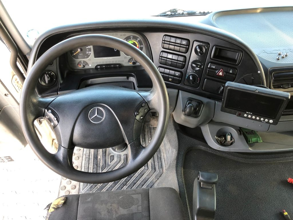 Bomba de hormigón Mercedes-Benz 4148 SERMAC 33m 10 m3  MIXER: foto 8