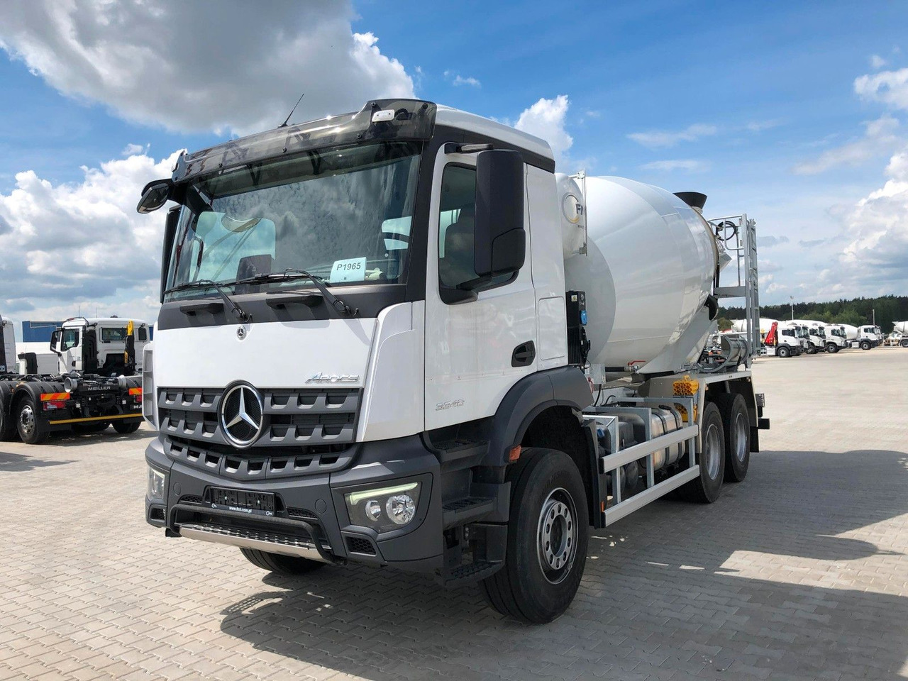Mercedes-Benz AROCS 3340 FML 8M3 - Camión hormigonera: foto 2 Mercedes-Benz AROCS 3340 FML 8M3 - Camión hormigonera: foto 2