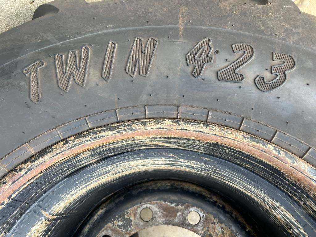 Trelleborg 710/40B22.5 AMPT - Neumático para Maquinaria de construcción: foto 3 Trelleborg 710/40B22.5 AMPT - Neumático para Maquinaria de construcción: foto 3