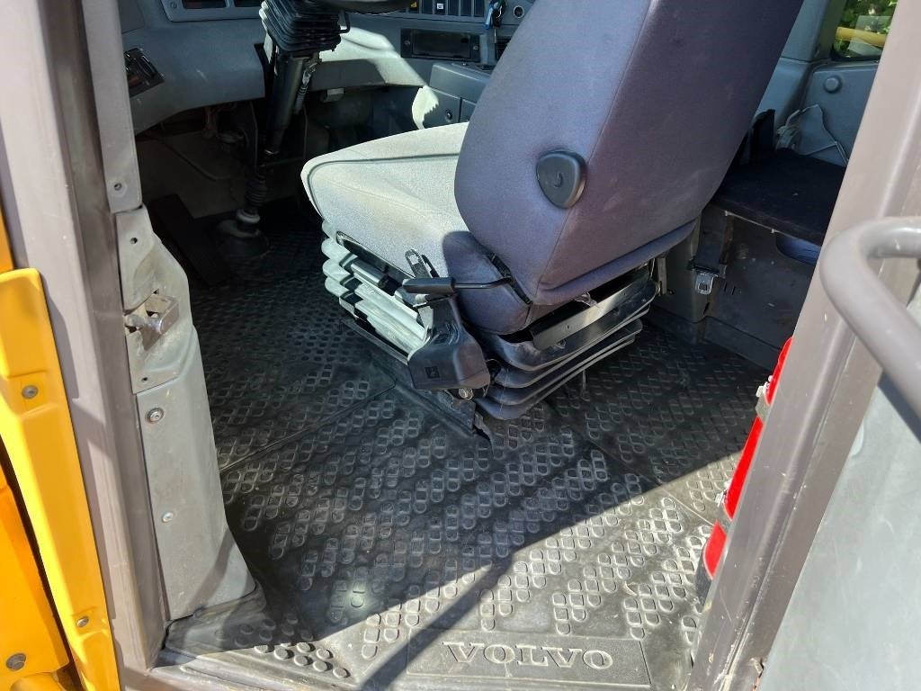 Dúmper articulado Volvo A 30 D: foto 8