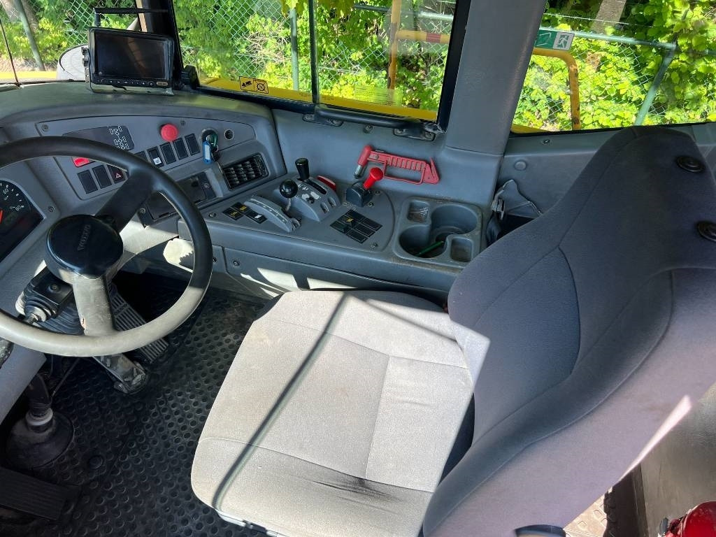 Dúmper articulado Volvo A 30 D: foto 14