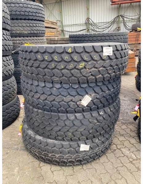 REIFEN Kran Tyres crane - Grúa para camión para Maquinaria de construcción: foto 2 REIFEN Kran Tyres crane - Grúa para camión para Maquinaria de construcción: foto 2