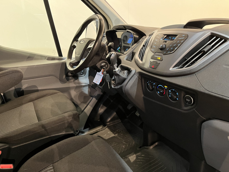 Ford Transit 2.0 TDCI L2H2 130 PK Trend / Euro 6 / Airco / Cruise Control / Trekhaak / PDC / 3-Zits / 42.300 KM !! BPM VRIJ !! - Furgón: foto 3 Ford Transit 2.0 TDCI L2H2 130 PK Trend / Euro 6 / Airco / Cruise Control / Trekhaak / PDC / 3-Zits / 42.300 KM !! BPM VRIJ !! - Furgón: foto 3