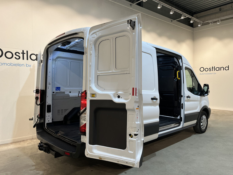 Ford Transit 2.0 TDCI L2H2 130 PK Trend / Euro 6 / Airco / Cruise Control / Trekhaak / PDC / 3-Zits / 42.300 KM !! BPM VRIJ !! - Furgón: foto 4 Ford Transit 2.0 TDCI L2H2 130 PK Trend / Euro 6 / Airco / Cruise Control / Trekhaak / PDC / 3-Zits / 42.300 KM !! BPM VRIJ !! - Furgón: foto 4