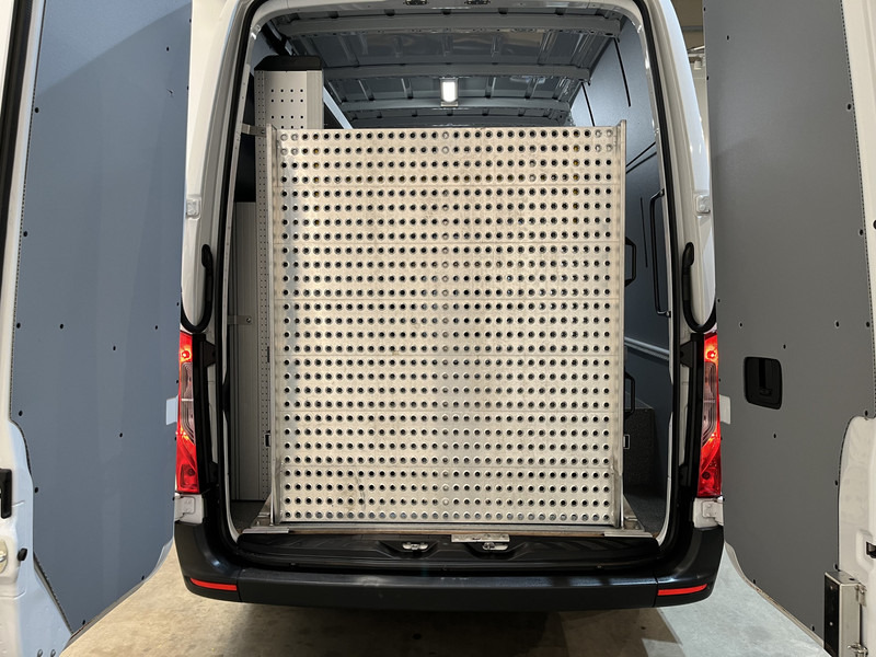 Furgón Mercedes-Benz Sprinter 311 CDI L2H2 RWD / Euro 6 / Servicebus / Bott inrichting / 220V / Airco / Oprijplaat / Compressor / CarPlay / Camera: foto 15