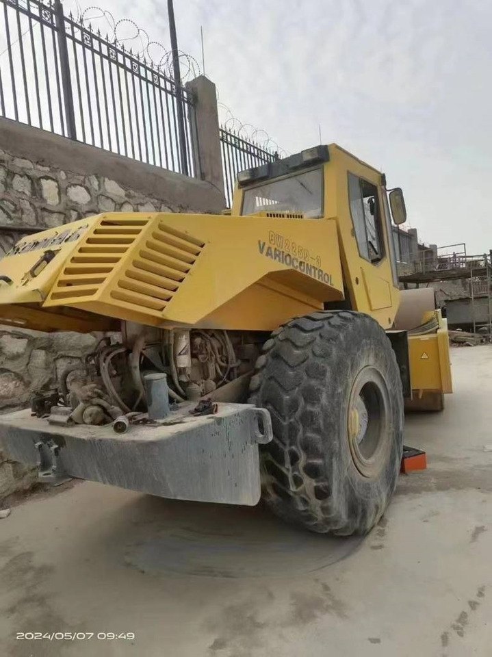 Bomag bw225d-3 - Compactador: foto 2 Bomag bw225d-3 - Compactador: foto 2