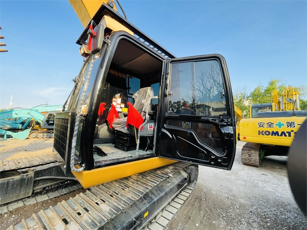 CAT 320d2l - Excavadora de cadenas: foto 2 CAT 320d2l - Excavadora de cadenas: foto 2