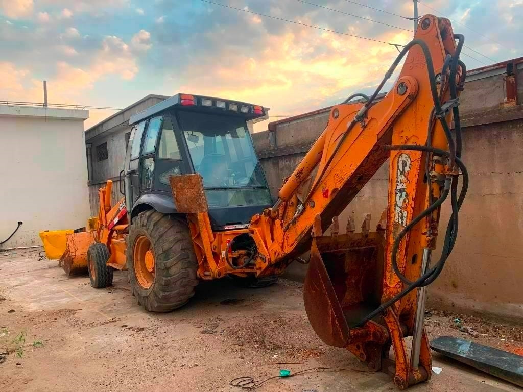 Retroexcavadora Case 580 M: foto 7