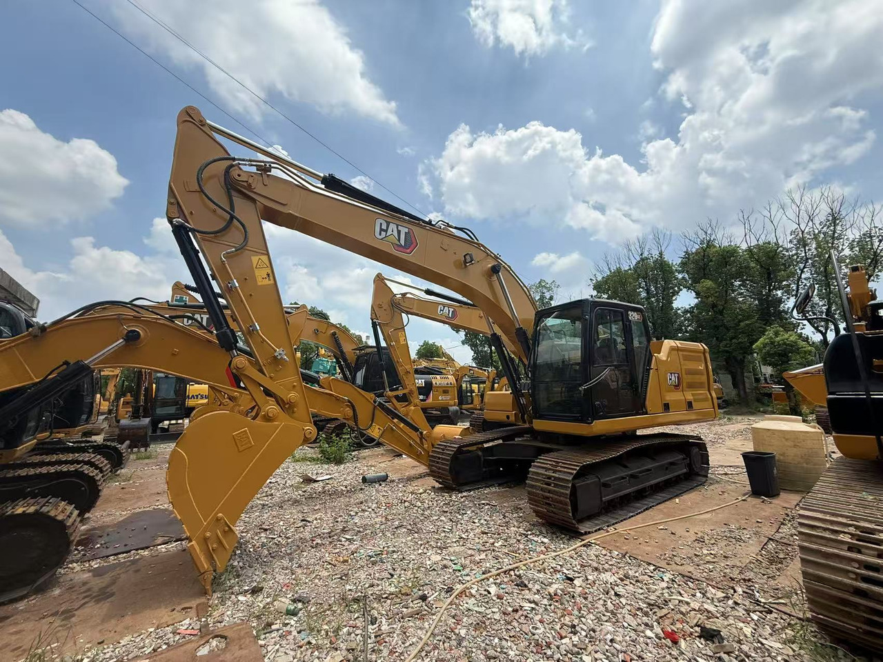 Caterpillar Caterpillar 320GC - Excavadora: foto 1 Caterpillar Caterpillar 320GC - Excavadora: foto 1