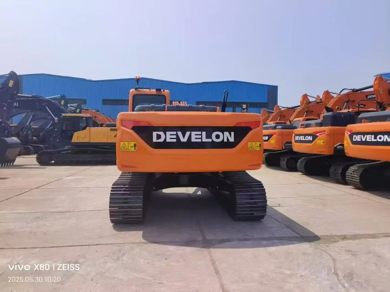 Develon DX220LCA-2M - Excavadora: foto 2 Develon DX220LCA-2M - Excavadora: foto 2