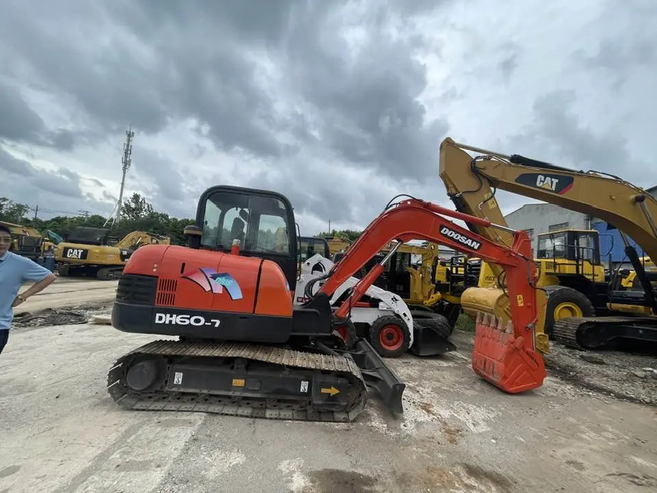 Doosan DH60-7 - Miniexcavadora: foto 1 Doosan DH60-7 - Miniexcavadora: foto 1