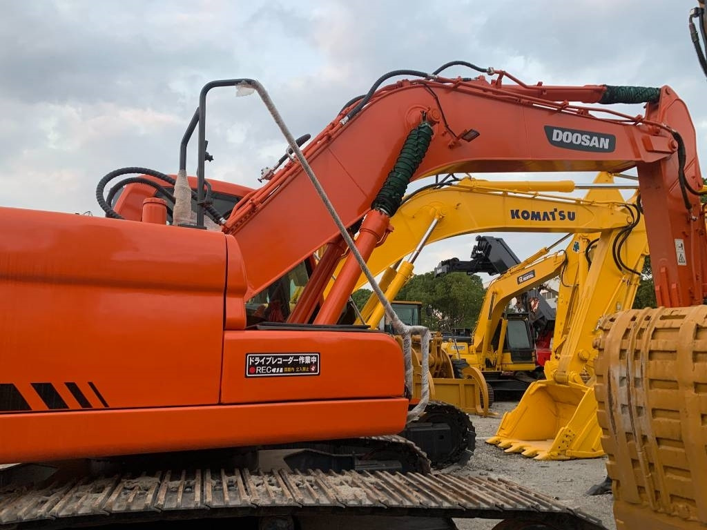Doosan DX 225 LC - Excavadora de cadenas: foto 1 Doosan DX 225 LC - Excavadora de cadenas: foto 1