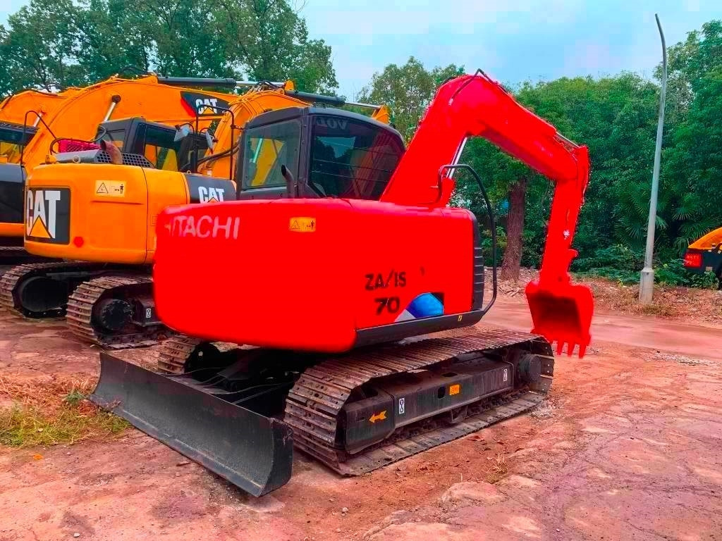 Hitachi Zaxis 70 - Excavadora de cadenas: foto 1 Hitachi Zaxis 70 - Excavadora de cadenas: foto 1
