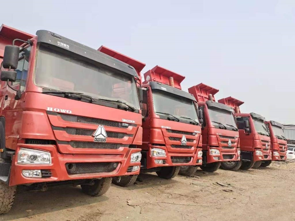 Camión volquete Howo 6X4: foto 1