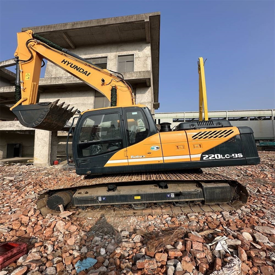 Hyundai 220LC-9S - Excavadora de cadenas: foto 1 Hyundai 220LC-9S - Excavadora de cadenas: foto 1