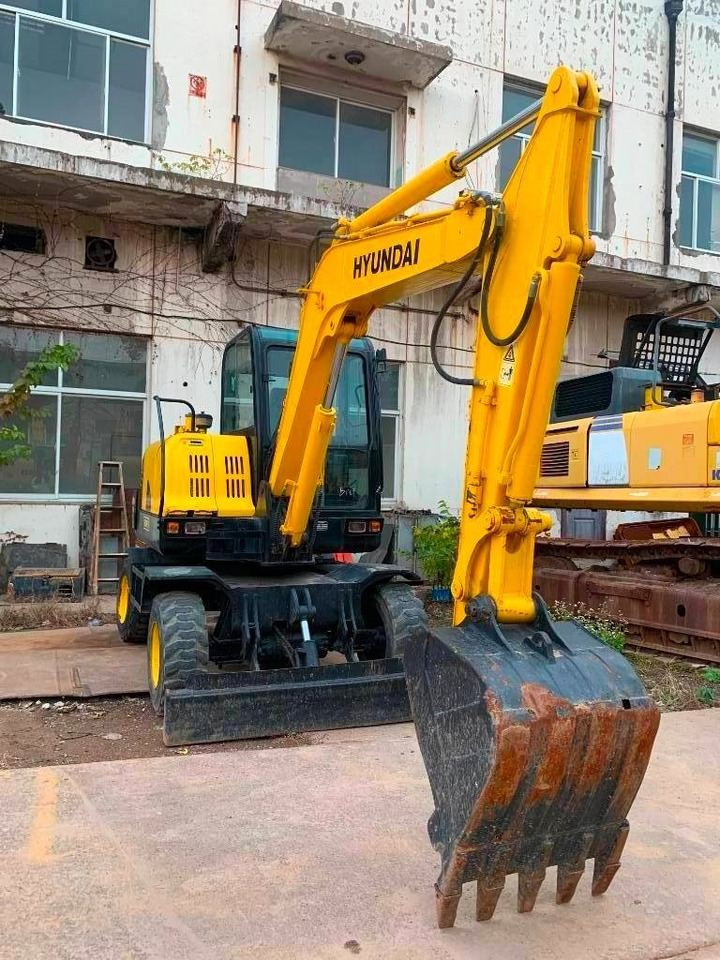 Hyundai Robex 60 W-7 - Excavadora de ruedas: foto 2 Hyundai Robex 60 W-7 - Excavadora de ruedas: foto 2