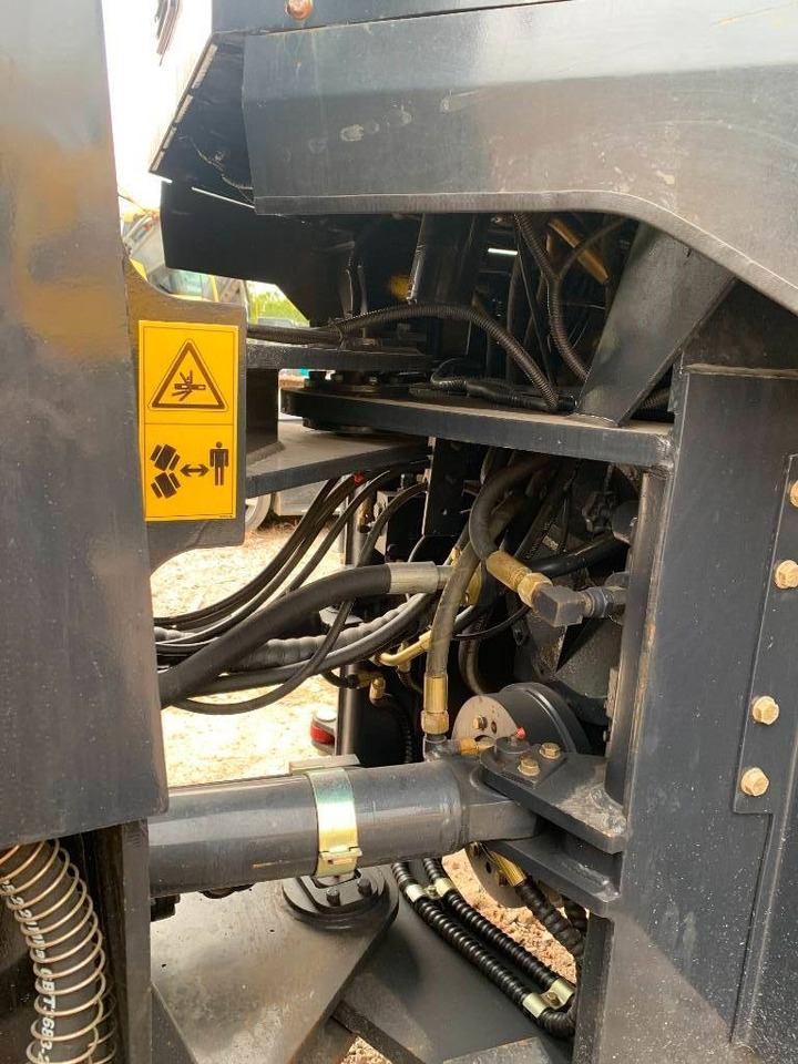 Cargadora de cadenas Liugong 835H: foto 15