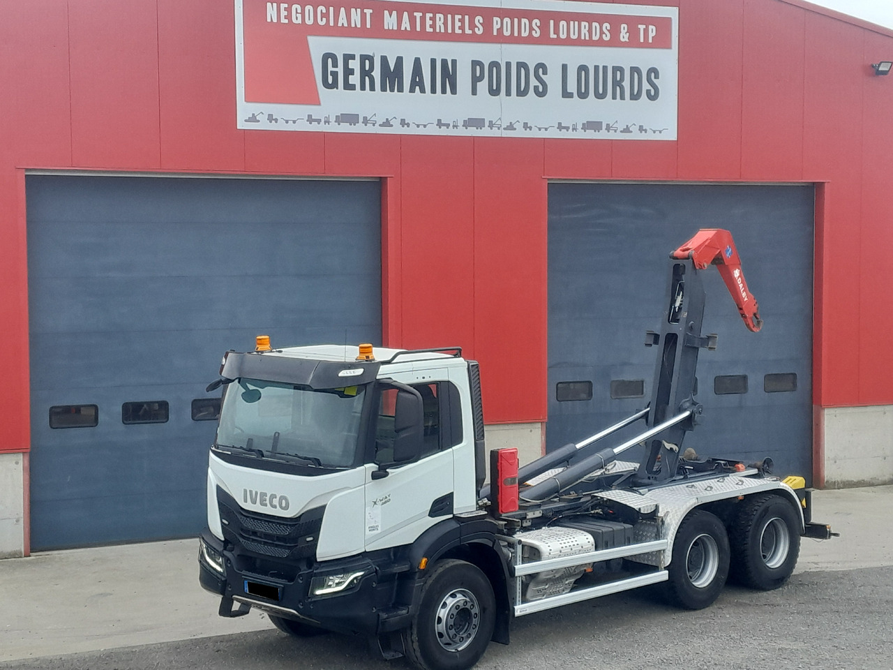IVECO - Camión multibasculante: foto 1 IVECO - Camión multibasculante: foto 1