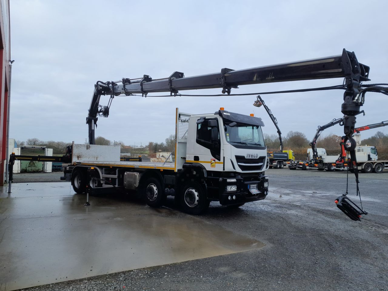 Iveco 8x4 8x4 Standard platform Truck - Camión caja abierta, Camión grúa: foto 2 Iveco 8x4 8x4 Standard platform Truck - Camión caja abierta, Camión grúa: foto 2