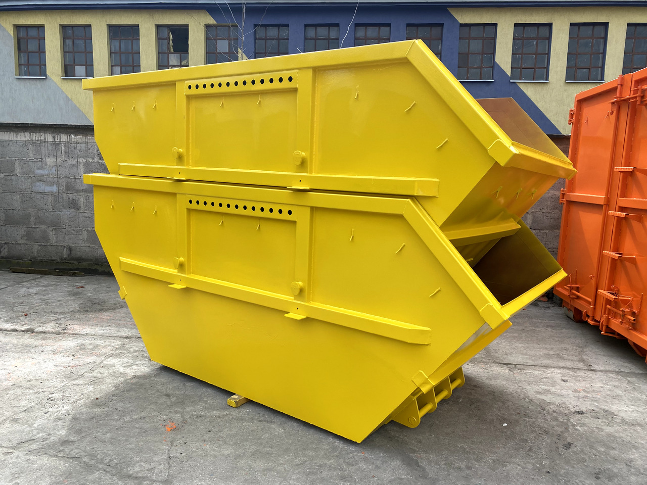 Metal-K Mulda/Bauschuttcontainer M5,5 - Contenedor de cadenas: foto 1 Metal-K Mulda/Bauschuttcontainer M5,5 - Contenedor de cadenas: foto 1