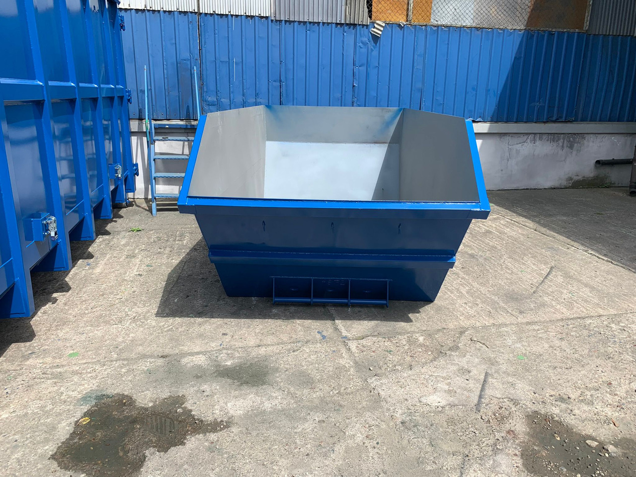 Mulda/Bauschuttcontainer/Absetzmulde/Multicar M1 - Contenedor de cadenas: foto 2 Mulda/Bauschuttcontainer/Absetzmulde/Multicar M1 - Contenedor de cadenas: foto 2