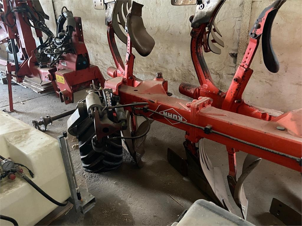 Kuhn VARI-MASTER 153 4+1 - Arado: foto 2 Kuhn VARI-MASTER 153 4+1 - Arado: foto 2