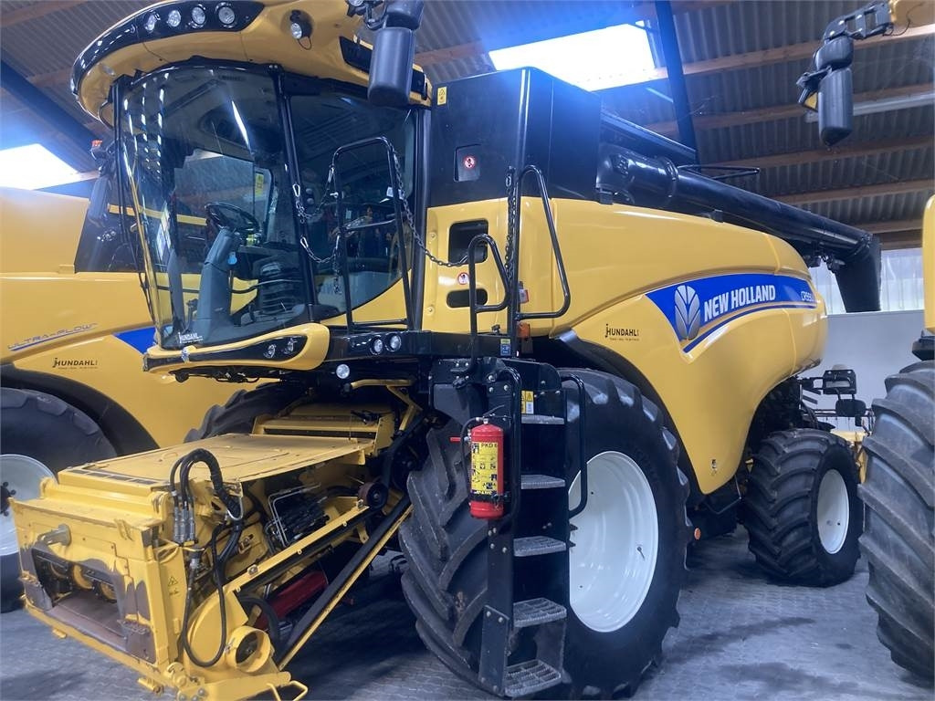 New Holland CR.9.90 SLH - Cosechadora de granos: foto 1 New Holland CR.9.90 SLH - Cosechadora de granos: foto 1