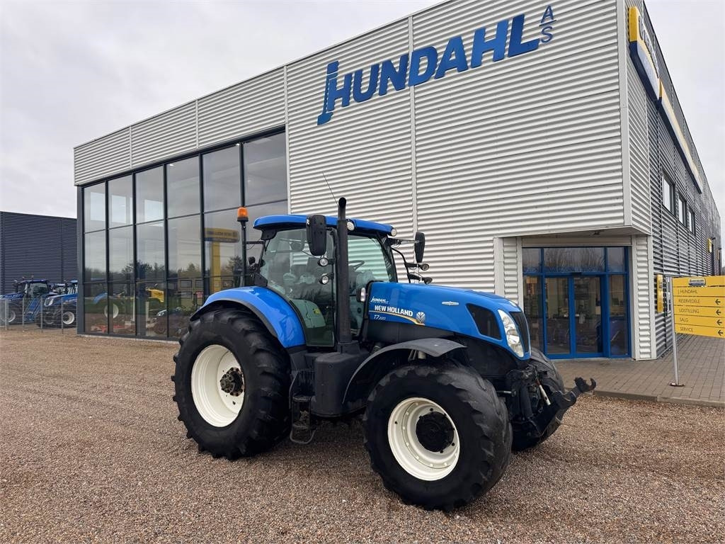 New Holland T7.220 AC - Tractor: foto 1 New Holland T7.220 AC - Tractor: foto 1