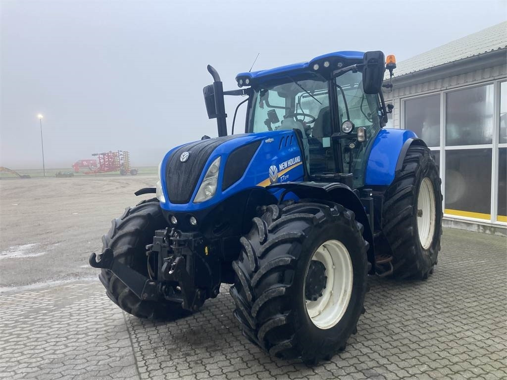 New Holland T7.270AC MY 15 - Tractor: foto 4 New Holland T7.270AC MY 15 - Tractor: foto 4
