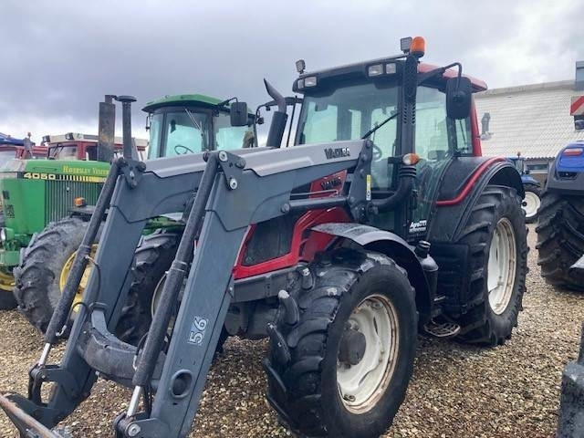 Valtra N123 MED FRONTLÆSSER - Tractor: foto 1 Valtra N123 MED FRONTLÆSSER - Tractor: foto 1