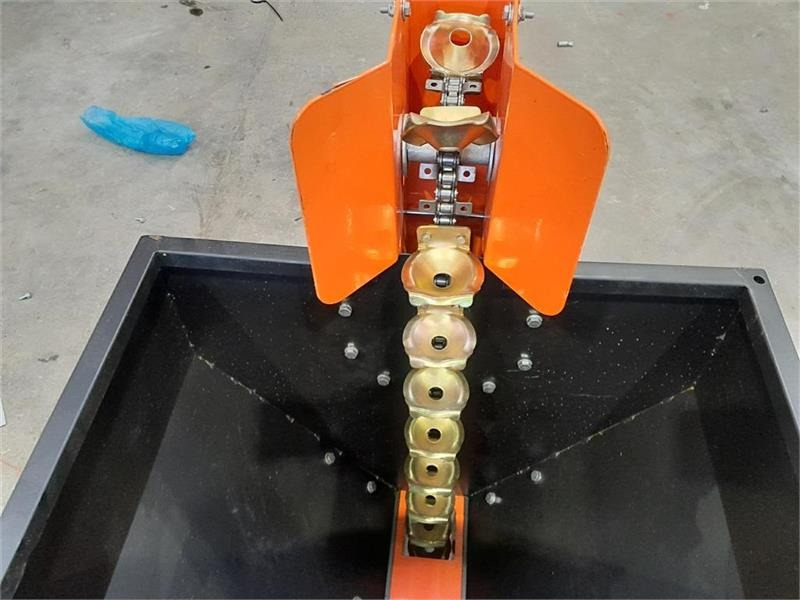 - - - Boxer AGRI - Plantadora de patatas: foto 5 - - - Boxer AGRI - Plantadora de patatas: foto 5