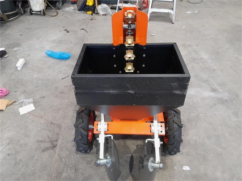 - - - Boxer AGRI - Plantadora de patatas: foto 4 - - - Boxer AGRI - Plantadora de patatas: foto 4