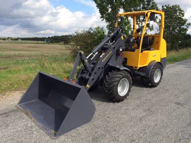 Eurotrac W12 - Cargadora articulada: foto 2 Eurotrac W12 - Cargadora articulada: foto 2