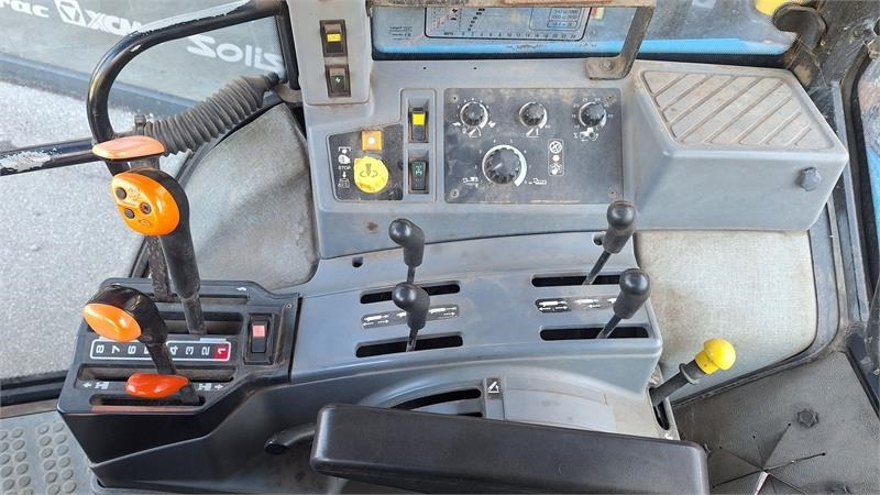 Tractor Ford 8240: foto 14 Tractor Ford 8240: foto 14