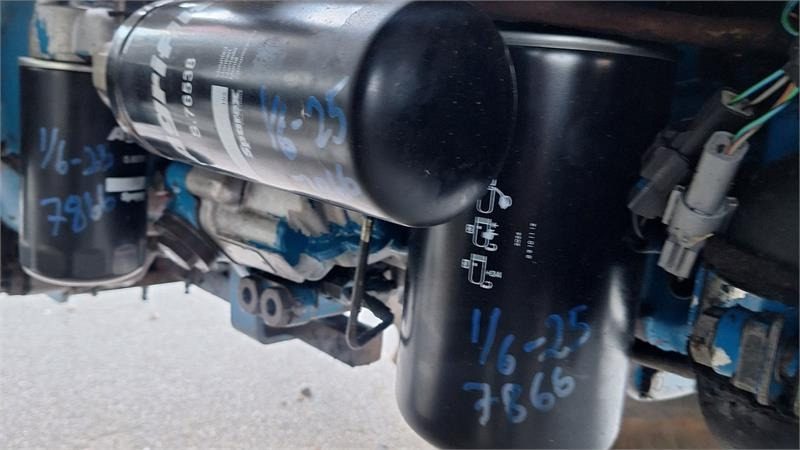 Tractor Ford 8240: foto 10 Tractor Ford 8240: foto 10