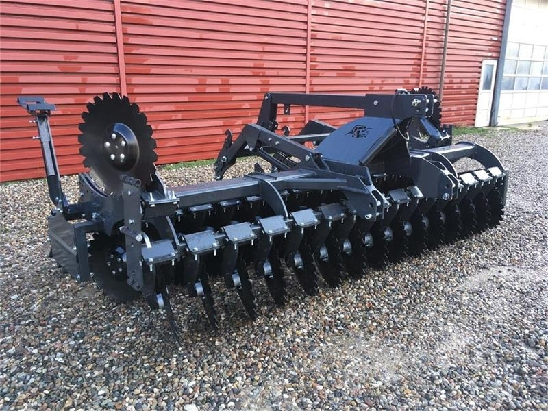 J-Maskiner IT-4000 med hydraulisk lift - Rastras: foto 3 J-Maskiner IT-4000 med hydraulisk lift - Rastras: foto 3