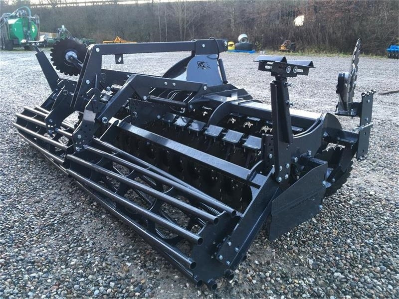 J-Maskiner IT-4000 med hydraulisk lift - Rastras: foto 4 J-Maskiner IT-4000 med hydraulisk lift - Rastras: foto 4