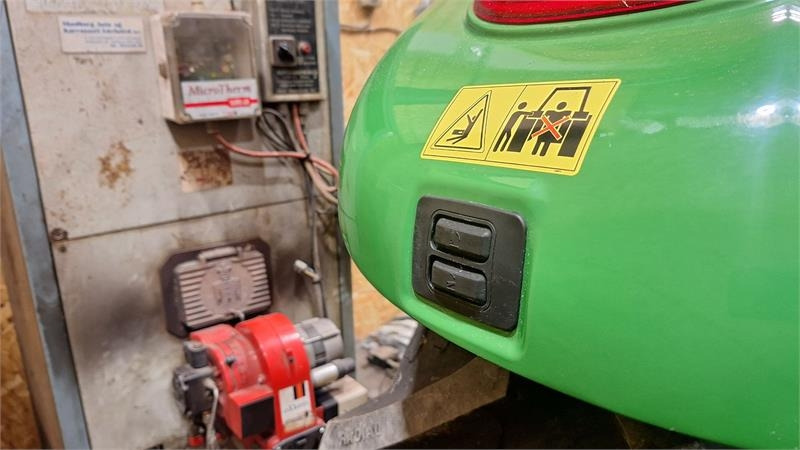 Tractor John Deere 5075E: foto 11